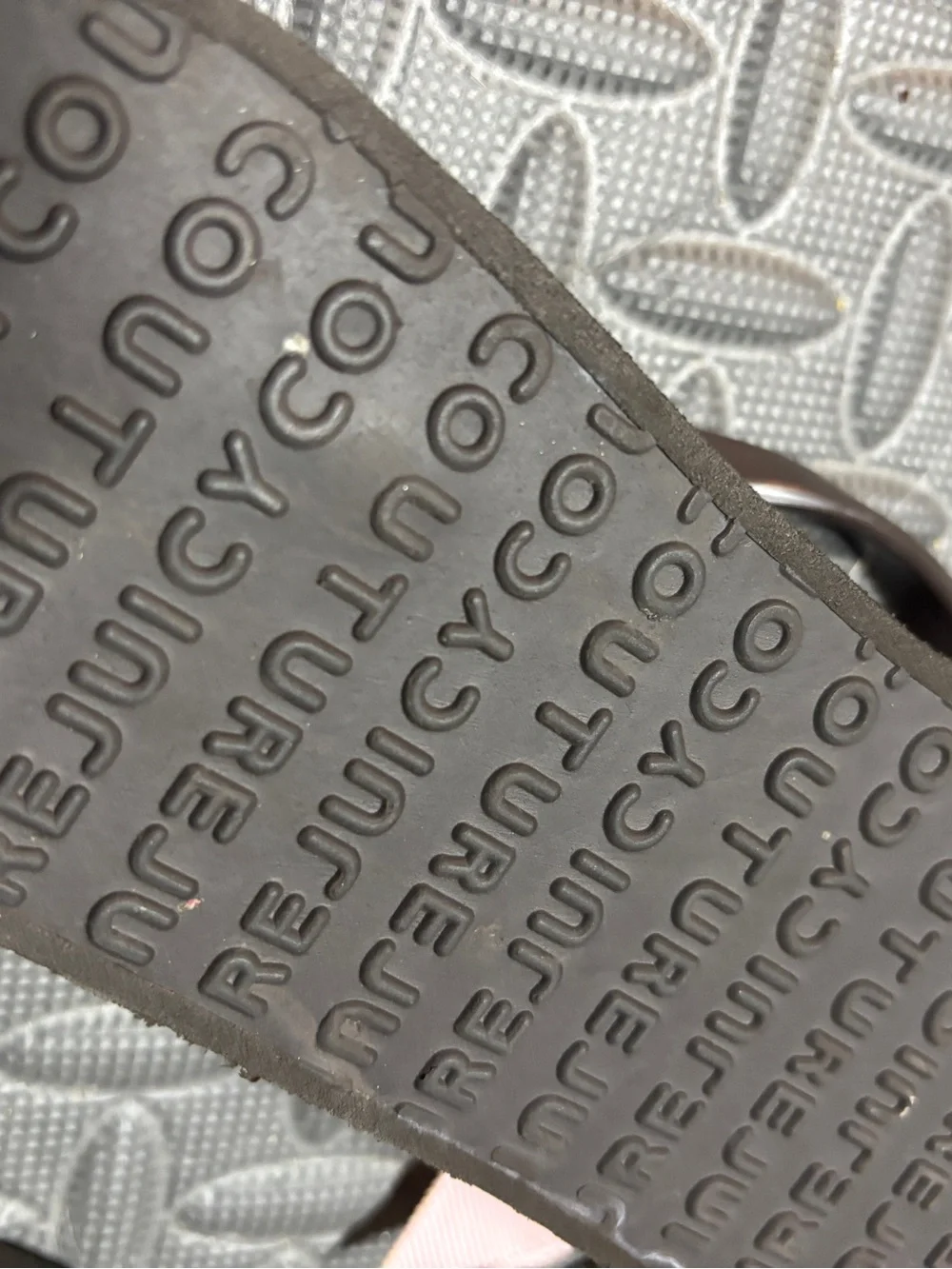 Y2K Juicy Couture Carmen flip-flop sandals - Picture 6 of 8